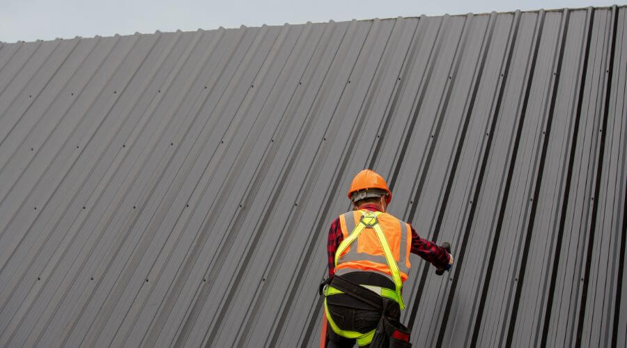 Professional metal roof installation services in Reasnor, IA